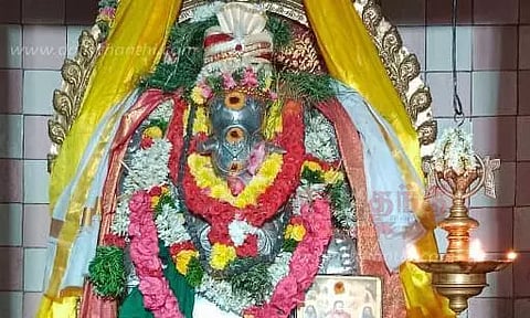 திருப்பரங்குன்றம் திருக்கூடல்மலையில் கட்டிக்குளம் மாயாண்டி சுவாமிக்கு குரு பூஜை–-பக்தர்கள் முடிகாணிக்கை செலுத்தி வழிபட்டனர்