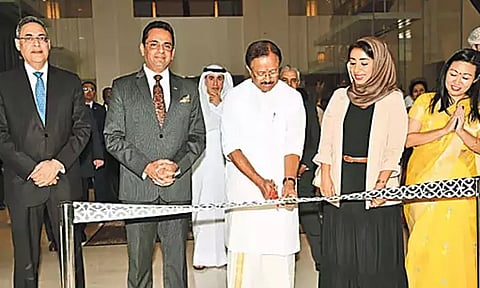 மஸ்கட்டில் இந்திய ஓவிய கண்காட்சி : மத்திய மந்திரி முரளீதரன் திறந்து வைத்தார்