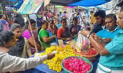 நாகையில், பூக்கள் விலை இருமடங்கு உயர்வு