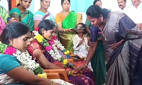 சமுதாய வளைகாப்பு விழா