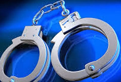 கோவிலில் திருடிய வாலிபர் கைது