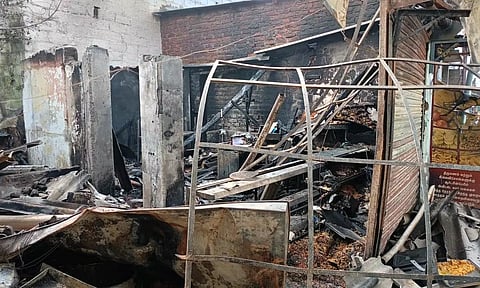 திண்டுக்கல்லில் நள்ளிரவில் தீ விபத்து; இனிப்பு கடை எரிந்து நாசம்