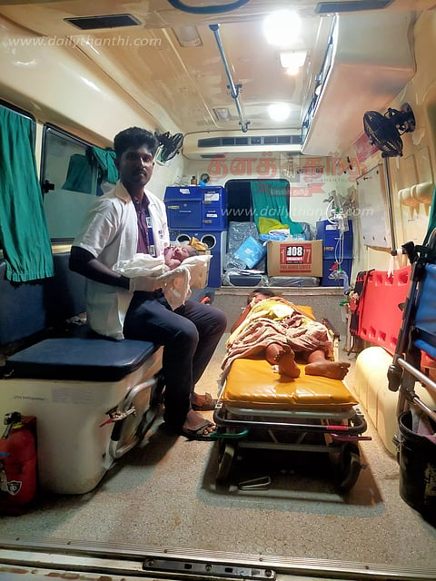 தொழிலாளியின் மனைவிக்கு108 ஆம்புலன்சில் பிரசவம்