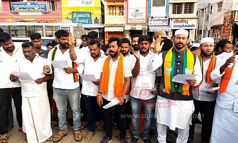 அண்ணாமலை வீட்டு முன்பு கொடிக்கம்பம் அகற்றம்: புதூரில் பா.ஜ.க.வினர் ஆர்ப்பாட்டம்