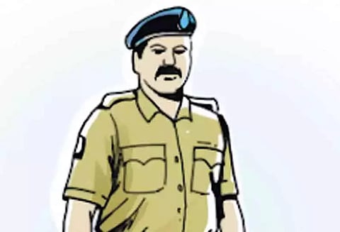 பேராசிரியரின் மடிக்கணினியில் அழிக்கப்பட்ட ஆவணங்களை மீட்க நடவடிக்கை