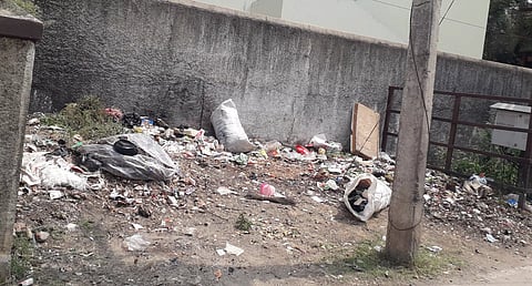 குப்பைகள் கொட்டுவதை தடுக்க வேண்டும்