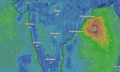 வங்கக்கடலில் நிலை கொண்டுள்ள ஆழ்ந்த காற்றழுத்த தாழ்வு மண்டலம் புயலாக வலுப்பெற கூடும்!- வானிலை மையம்