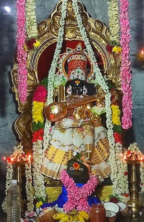 செல்லப்பம்பட்டி சுயம்பு மகாமாரியம்மன் கோவிலில் நவராத்திரி விழா நிறைவு