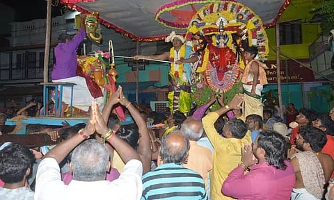 தூத்துக்குடியில்அம்மன் கோவில்களில் சூரசம்ஹாரம் நிகழ்ச்சி