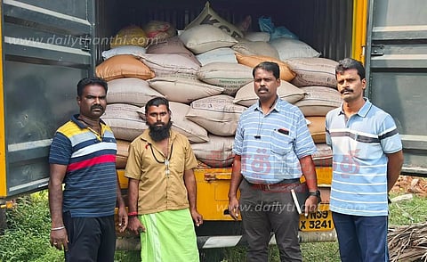 கிருஷ்ணகிரி வழியாக கர்நாடகாவுக்கு வேனில் கடத்த முயன்ற 7 டன் ரேஷன் அரிசி பறிமுதல் டிரைவர் கைது