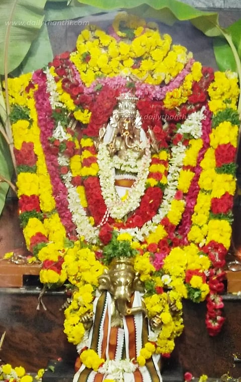 நவராத்திரியையொட்டி ஓசூர் சோமேஸ்வர சாமி கோவிலில் சிறப்பு பூஜை
