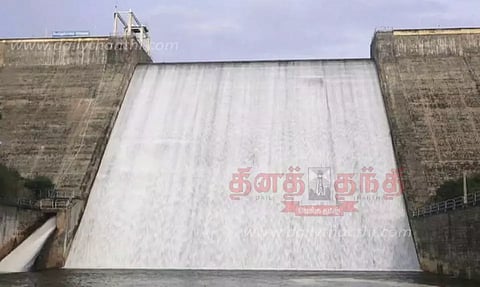 நிரம்பி வழியும் சோத்துப்பாறை அணை; வராகநதி கரையோர மக்களுக்கு எச்சரிக்கை