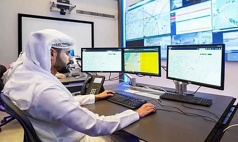 துபாயில், அனைத்து வாகன டிரைவர்களும் செயற்கை நுண்ணறிவு தொழில்நுட்பத்தில் கண்காணிப்பு