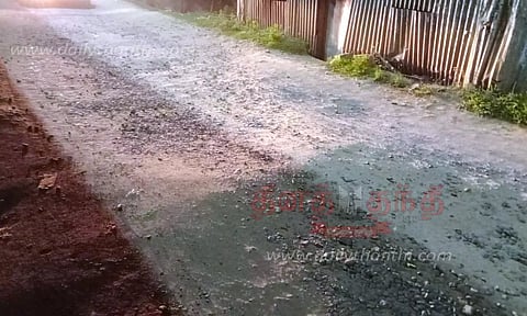 3 ஆண்டுகளாக கிடப்பில் போடப்பட்ட அணுகுசாலை அமைக்கும் பணி; விரைந்து முடிக்க பொதுமக்கள் கோரிக்கை