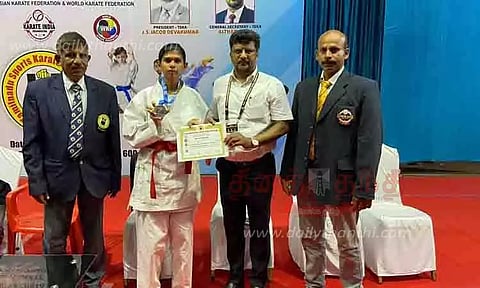 மாநில அளவிலான கராத்தே போட்டி: கரூர் மாணவி 2-வது இடம் பெற்று சாதனை