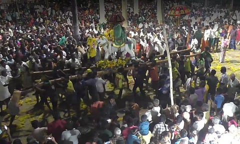 பெரியகாண்டியம்மன் கோவிலில் அம்பு போடும் நிகழ்ச்சி