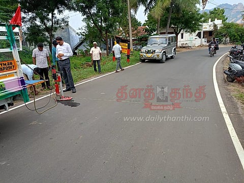ராசிபுரம் அருகே சாலை அகலப்படுத்தும் பணிகளை அதிகாரி ஆய்வு