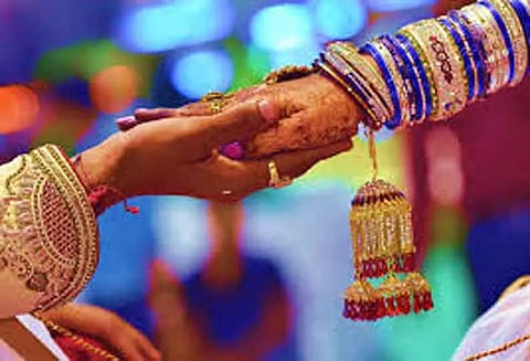 சிறுமிகளுக்கு நடக்க இருந்த திருமணம் தடுத்து நிறுத்தம்