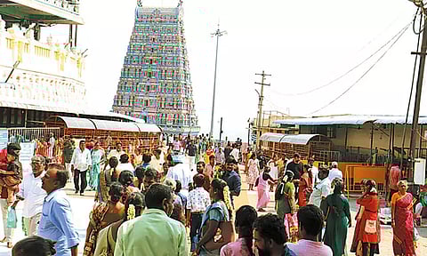 தொடர் விடுமுறை காரணமாக திருத்தணி முருகன் கோவிலில் குவிந்த பக்தர்கள்
