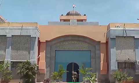 காலாப்பட்டு மத்திய சிறைக்குள் செல்போன், போதைப்பொருட்கள் வீச்சு