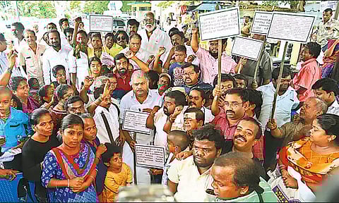 ஒரு சதவீதம் தனி இடஒதுக்கீடு கோரி உயரம் குறைந்த மாற்றுத்திறனாளிகள் போராட்டம்