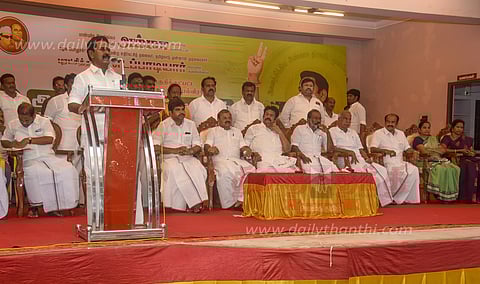 எடப்பாடி பழனிசாமிக்கு சிறப்பான வரவேற்பு