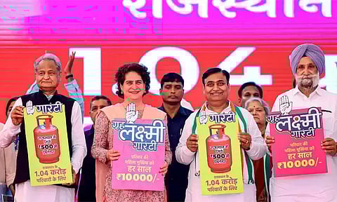 மீண்டும் ஆட்சிக்கு வந்தால் குடும்பத்தலைவிகளுக்கு ஆண்டுக்கு ரூ.10 ஆயிரம்: ராஜஸ்தான் முதல்-மந்திரி வாக்குறுதி