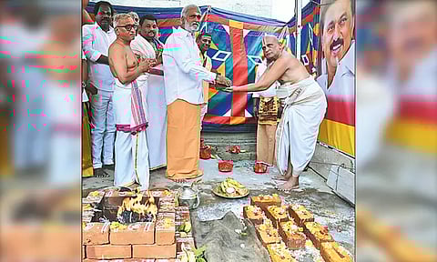 கோவில் நிதியை பக்தர்களின் மேம்பாட்டிற்காக செலவிடுவது குற்றமாகாது - அமைச்சர் சேகர்பாபு பேட்டி