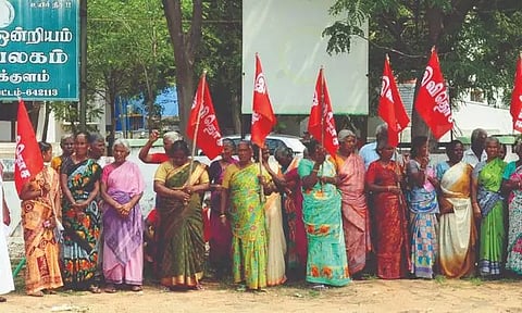 விவசாய தொழிலாளர் சங்கத்தினர் ஆர்ப்பாட்டம்