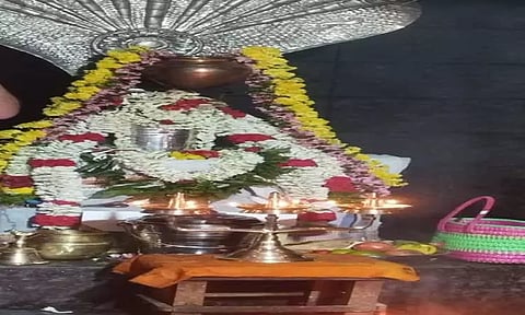 சிவன் கோவிலில் பிரதோஷ பூஜை