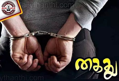 லாட்டரி சீட்டு விற்ற 4 பேர் கைது