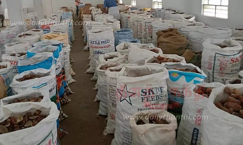 ரூ.3.88 லட்சத்துக்கு தேங்காய் பருப்பு ஏலம்