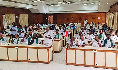 திருவாரூரை வறட்சி மாவட்டமாக அறிவித்து உரிய நிவாரணம் வழங்க வேண்டும்-விவசாயிகள்