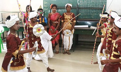 மாவட்ட அளவில் பள்ளி மாணவ-மாணவிகளுக்கான கலைத்திருவிழா போட்டிகள்