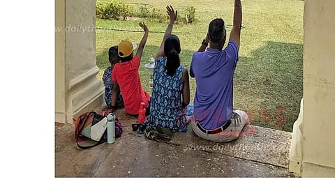 பிரியாவிடை பெற்ற தசரா யானைகள்