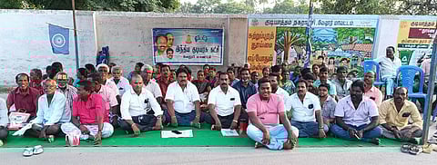 இந்திய குடியரசு கட்சி சார்பில் காத்திருப்பு போராட்டம்