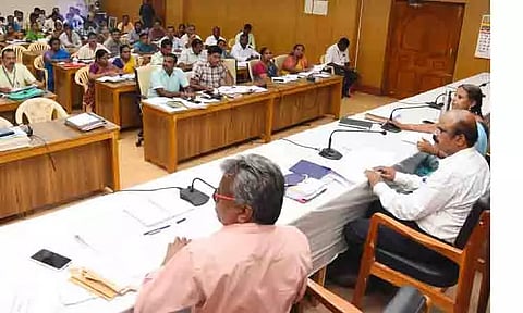 திட்டப்பணிகள் குறித்து ஆய்வு கூட்டம்