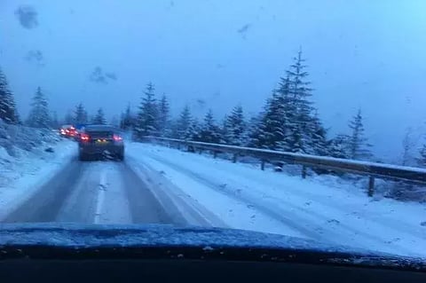 பனிமூட்டத்தால் வாகன ஓட்டிகள் அவதி