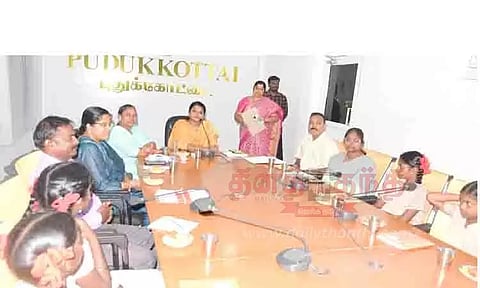 பள்ளி மாணவிகளுடன் காபி வித் கலெக்டர் நிகழ்ச்சி