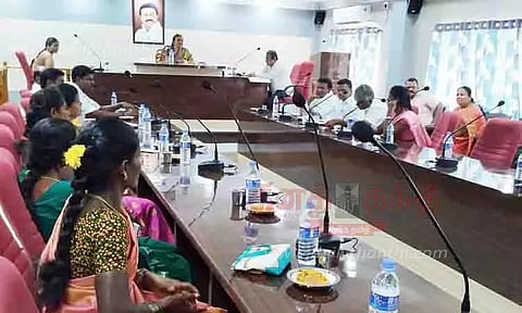 வேகமாக பரவும் டெங்கு காய்ச்சலை தடுக்க கவுன்சிலர்கள் வலியுறுத்தல்