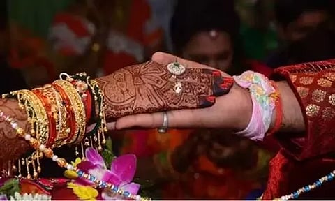 2-வது திருமணத்திற்கு தடையா? அரசு ஊழியர்களுக்கு பறந்த திடீர் சுற்றறிக்கை!