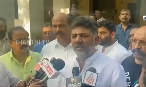 கர்நாடகாவில் காங்கிரஸ் அரசை கவிழ்க்க சதி: பாஜகவின் சதித்திட்டம் ஒருபோதும் வெற்றி பெறாது - டி.கே.சிவக்குமார்