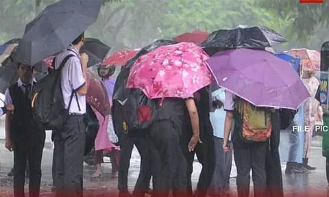 ராமநாதபுரம் மாவட்டத்தில் தொடர் மழை காரணமாக பள்ளி, கல்லூரிகளுக்கு இன்று விடுமுறை