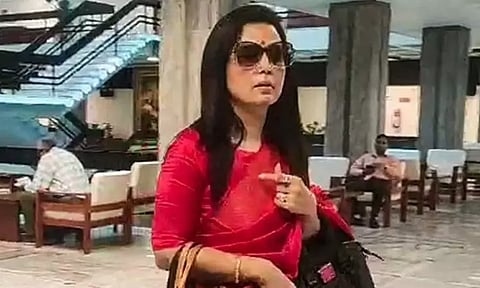 மக்களவை நெறிமுறைக் குழு முன் திரிணாமுல் காங்கிரஸ் எம்.பி. மஹுவா மொய்த்ரா ஆஜர்