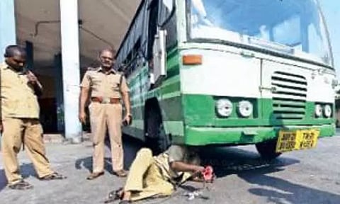 பேருந்துகளில் அதிக ஒலி எழுப்பும் ஹாரன்கள்... போக்குவரத்துறை எச்சரிக்கை!