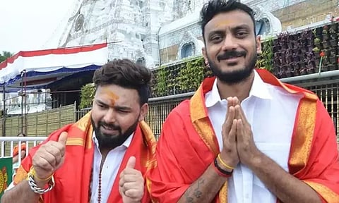 திருப்பதியில் சாமி தரிசனம் செய்த ரிஷப் பண்ட் - அக்சர் படேல்...வைரலாகும் வீடியோ...!