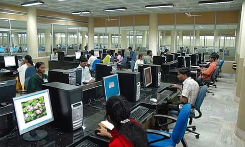 பணி பாதுகாப்பு, மகிழ்ச்சி... உலகளாவிய தரவரிசையில் எந்த இடத்தில் இந்தியா...? ஆய்வில் தகவல்