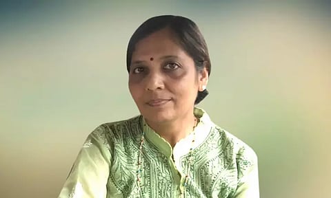 டெல்லி முதல் மந்திரி அரவிந்த் கெஜ்ரிவாலின் மனைவிக்கு அனுப்பப்பட்ட சம்மனுக்கு கோர்ட் தடை