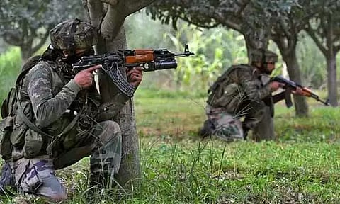 சத்தீஷ்காரில் நக்சலைட்டுகளுடன் துப்பாக்கிச் சண்டை - 3 துணை ராணுவப்படை வீரர்கள் காயம்