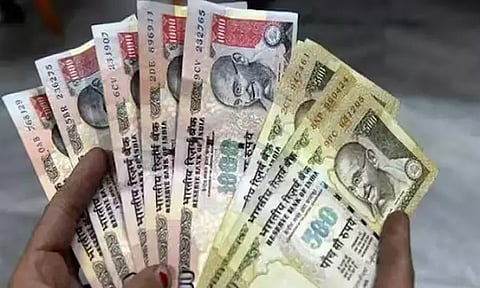 இன்று பண மதிப்பிழப்பு தினம்: பிளாஷ் பேக் கூறி கோபத்தை கொட்டித்தீர்க்கும் நெட்டிசன்கள்